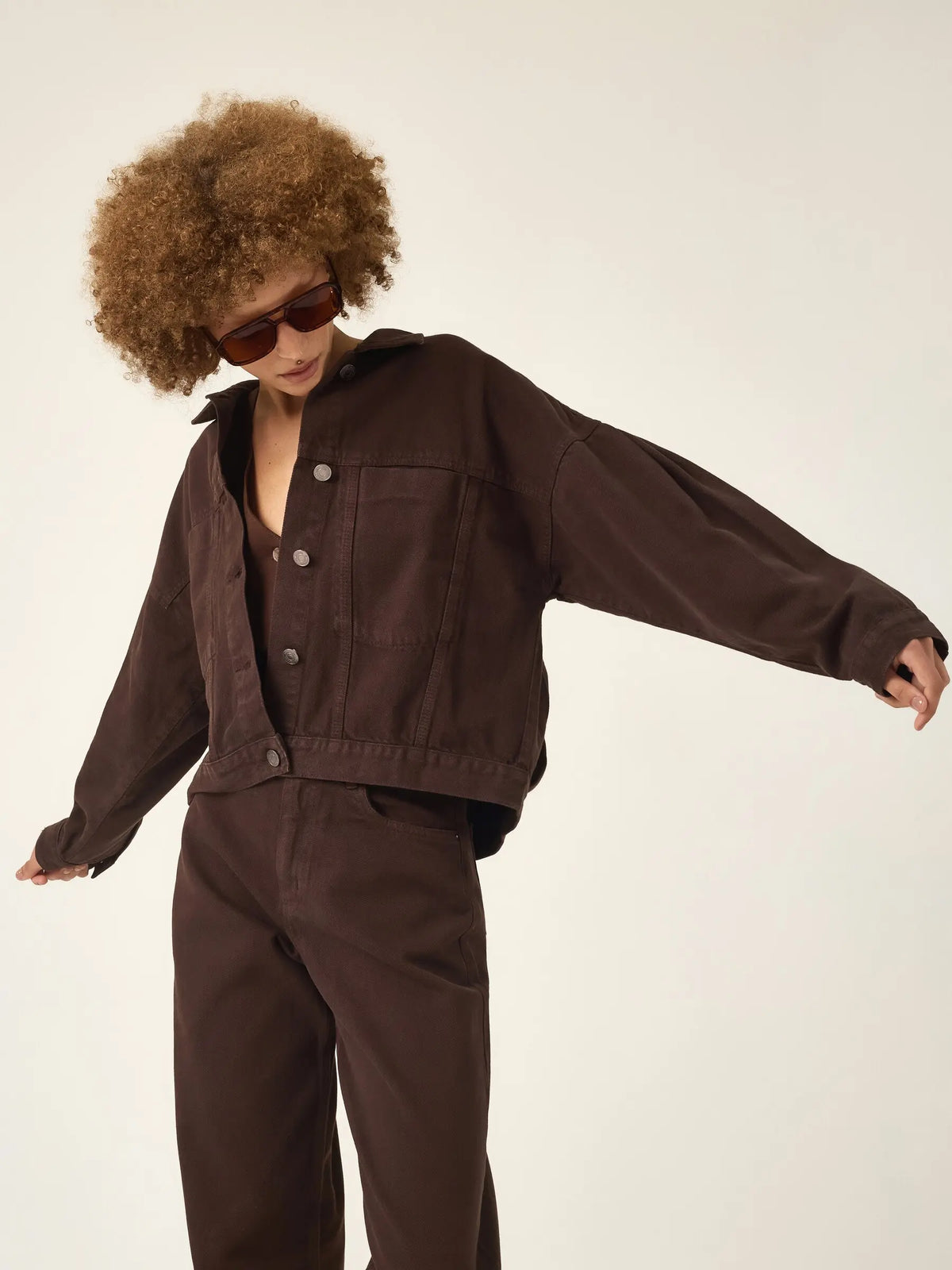 Jaqueta Jeans Oversized Andiroba Marrom Escuro