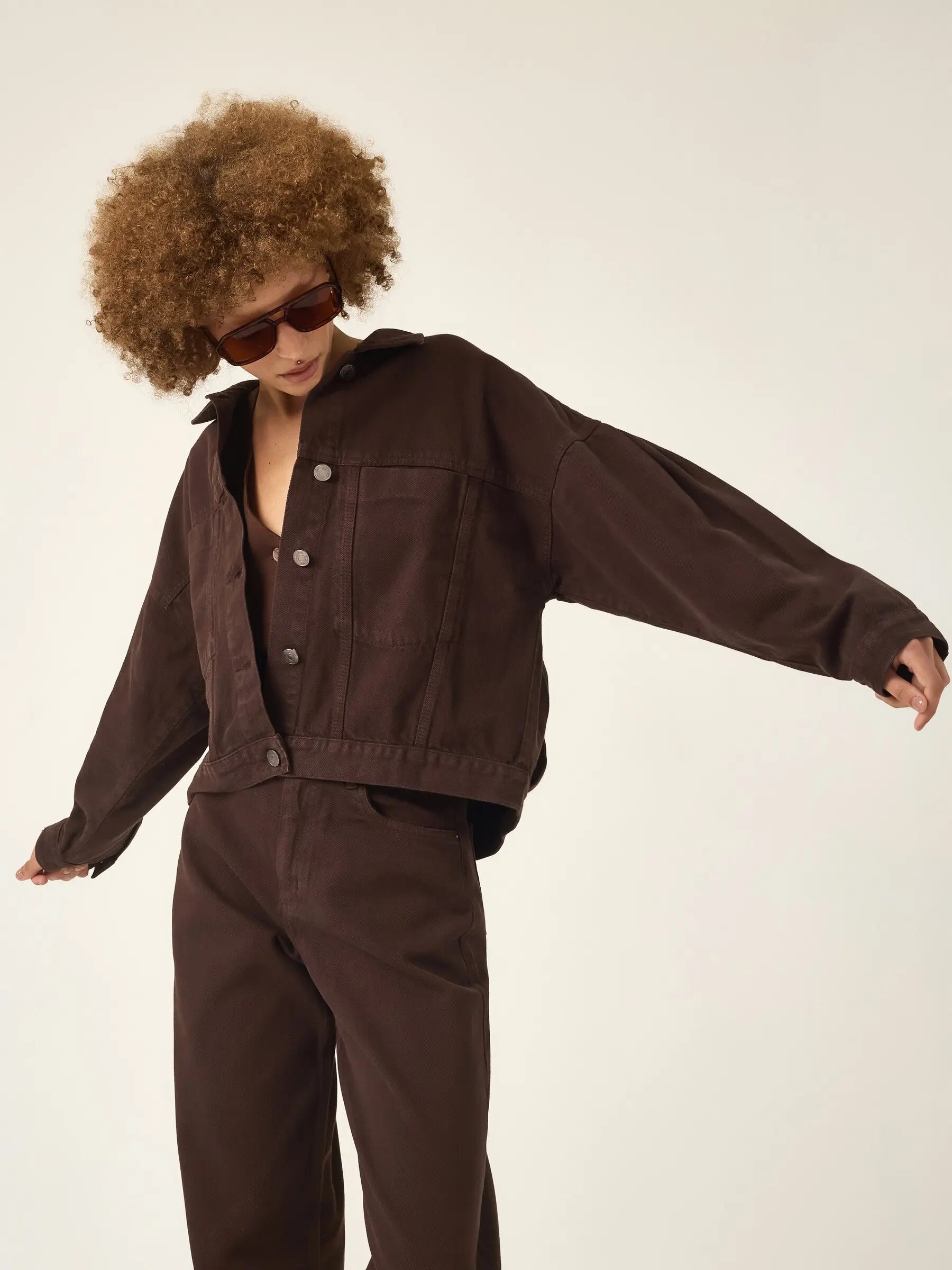 Jaqueta Jeans Oversized Andiroba Marrom Escuro