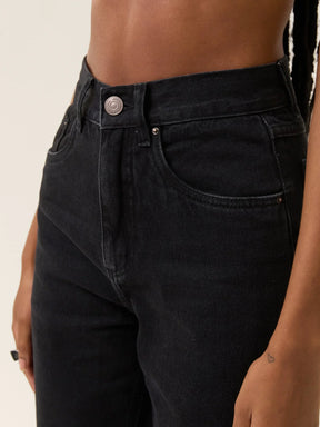 Calça Jeans Mom Jequitibá Preta