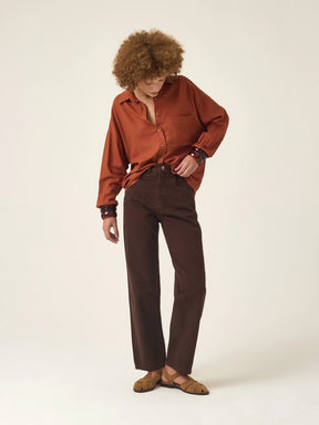 Calça Jeans Reta Araçá Marrom Escuro