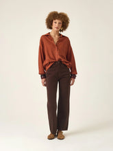 Calça Jeans Reta Araçá Marrom Escuro