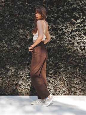 Calça Jeans Reta Araçá Marrom Escuro