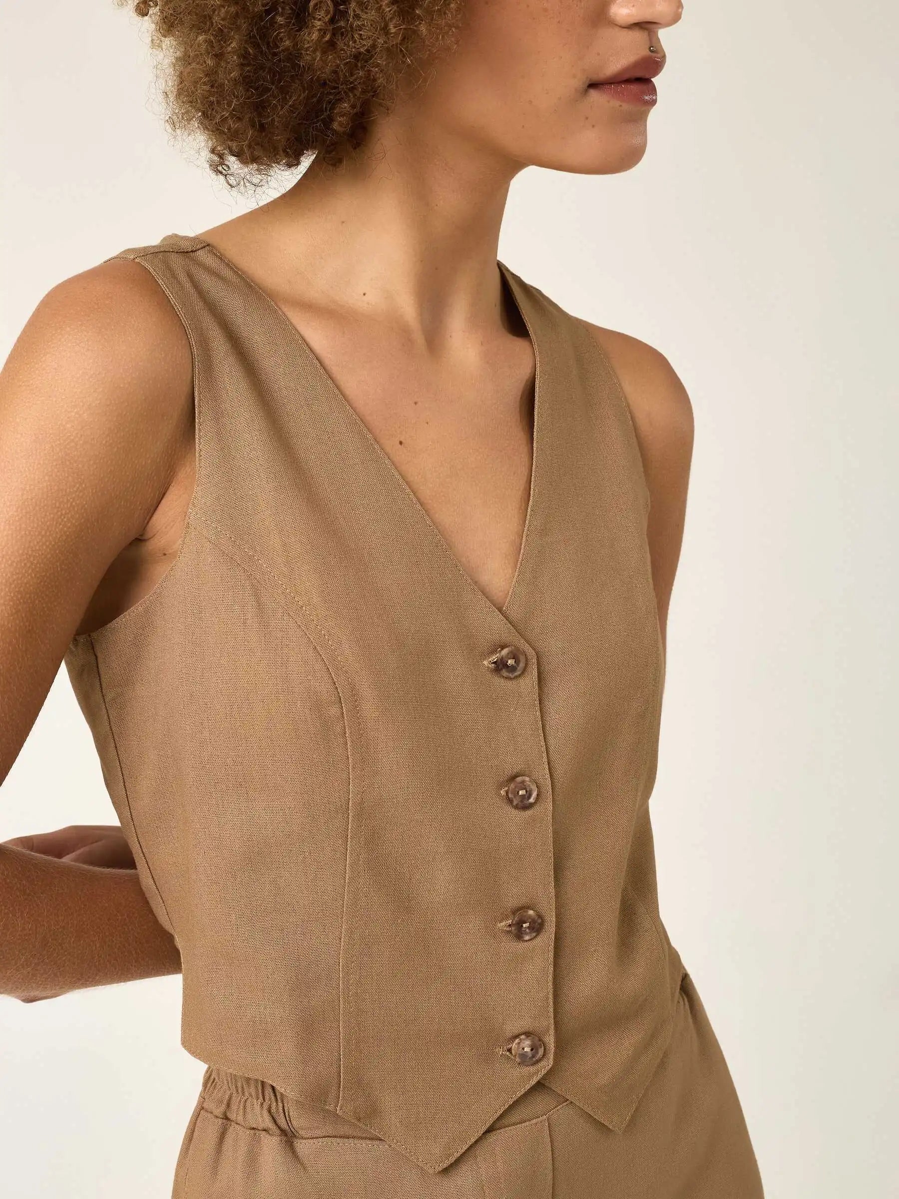 Colete Calêndula Marrom Claro