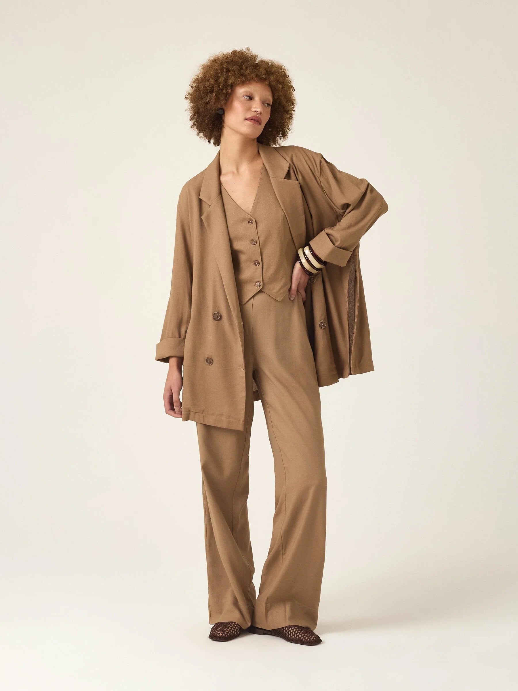 Colete Calêndula Marrom Claro